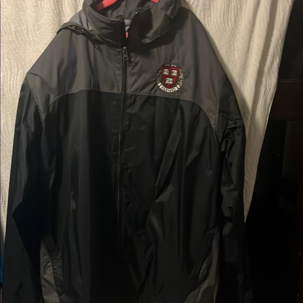 Columbia Men's Black and Gray Windbreaker